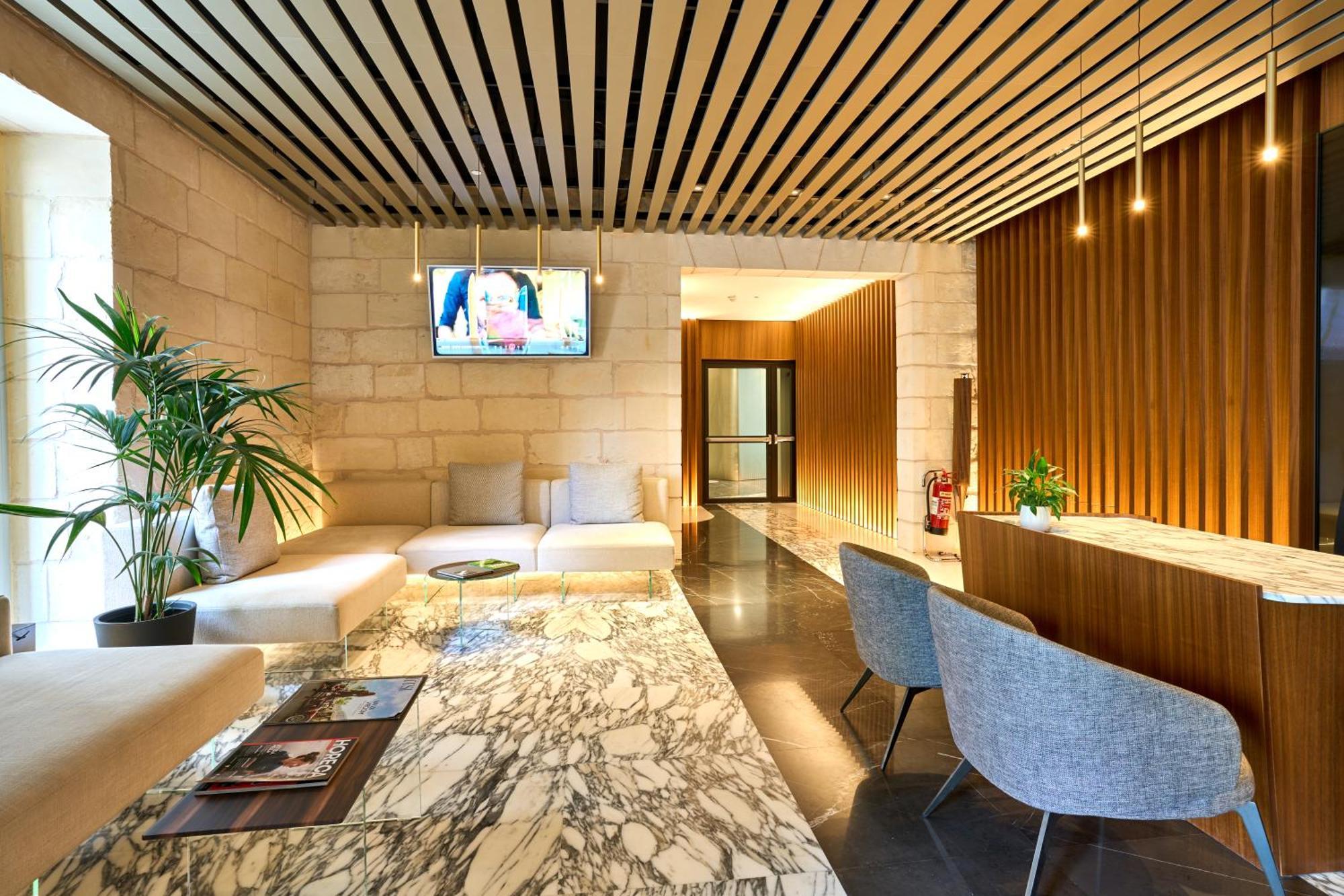 Cosy One-bedroom In Mercury Tower By Zaha Hadid Сент Джулианс